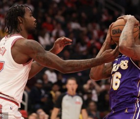 湖人再赢验牌战双杀火箭 老詹14中13让年轻人羞愧