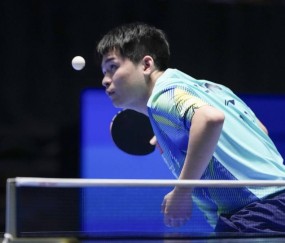 体坛联播｜热刺1比3水晶宫遭遇五连败，郭艾伦前叉韧带断裂