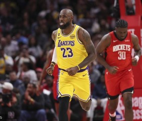 火箭末节12分糙到极点 矛盾争夺战湖人笑到最后